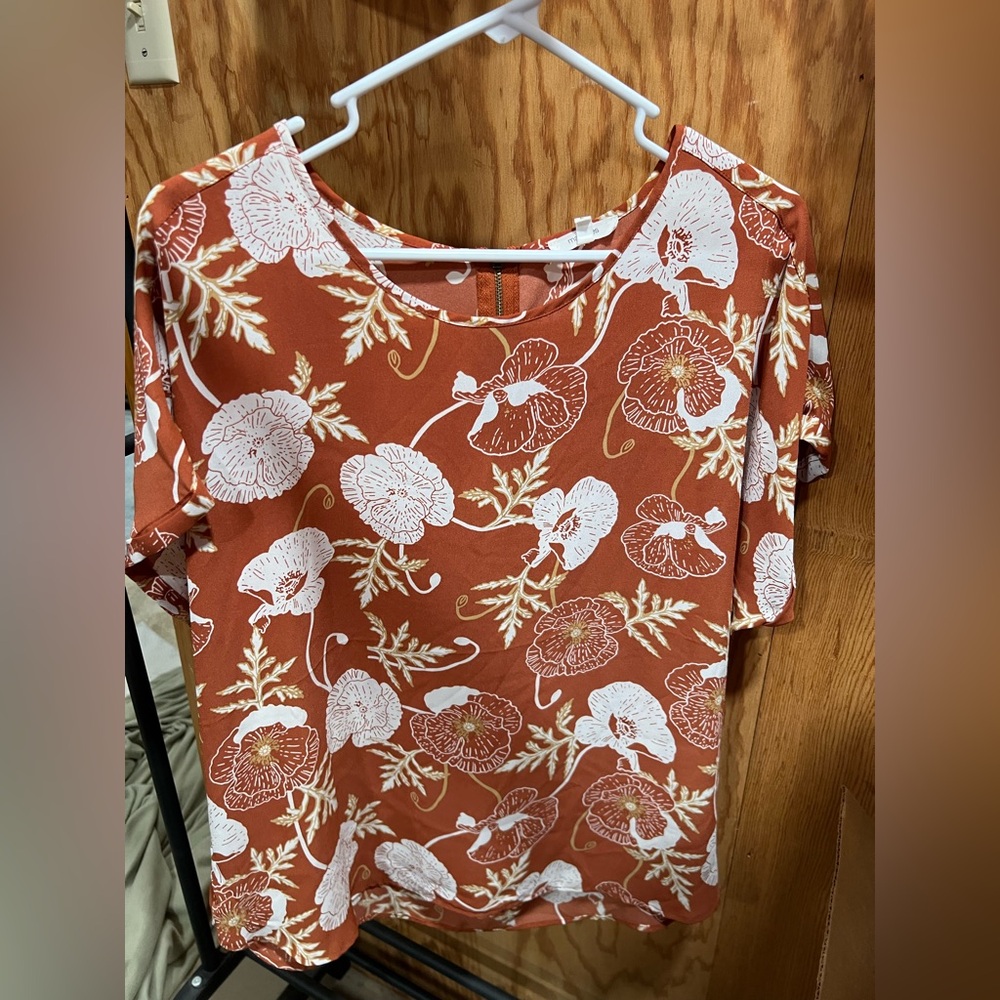 Maurice’s shirt zippered back